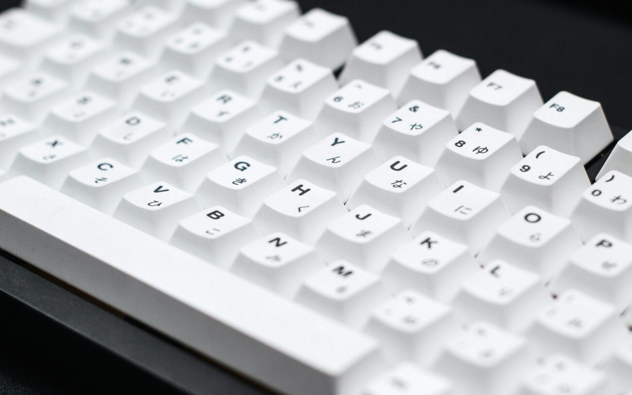 白いゲーミングキーボードおすすめ10選【おしゃれ・かわいい商品も】